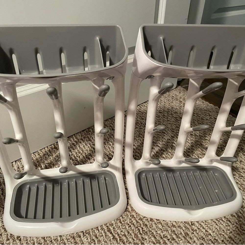 Gray and White OXO Bottle Rack